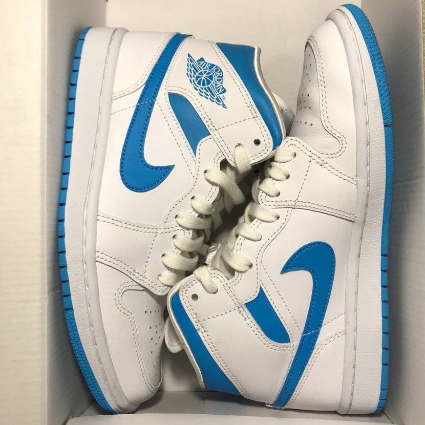Nike Women's Air Jordan 1 Mid "UNC"
