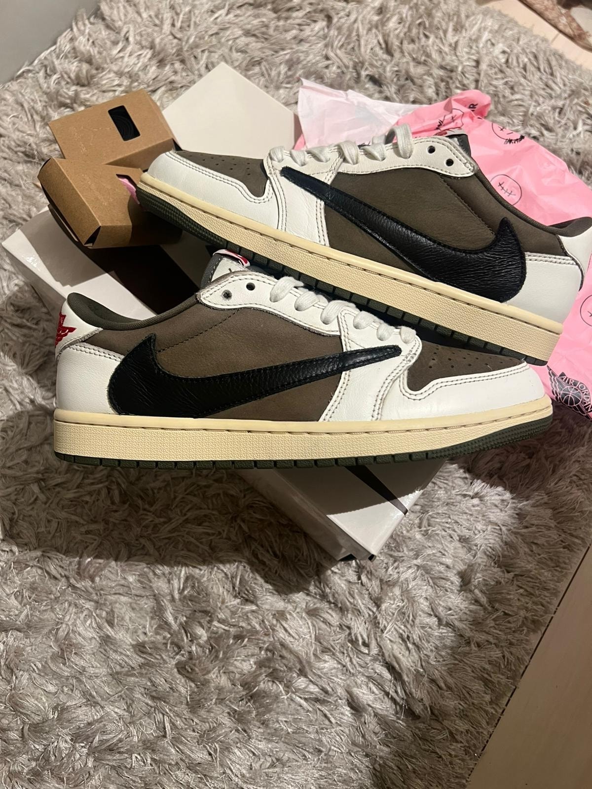 Travis Scott × Nike Air Jordan 1 Low OG SP "Reverse Olive"