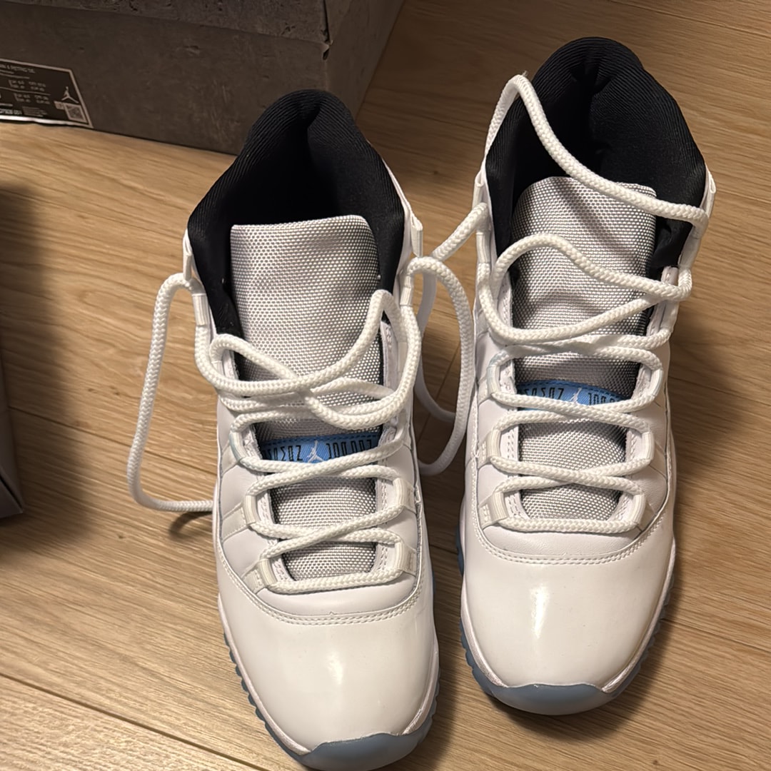 Nike Air Jordan 11 Retro "White/Legend Blue"