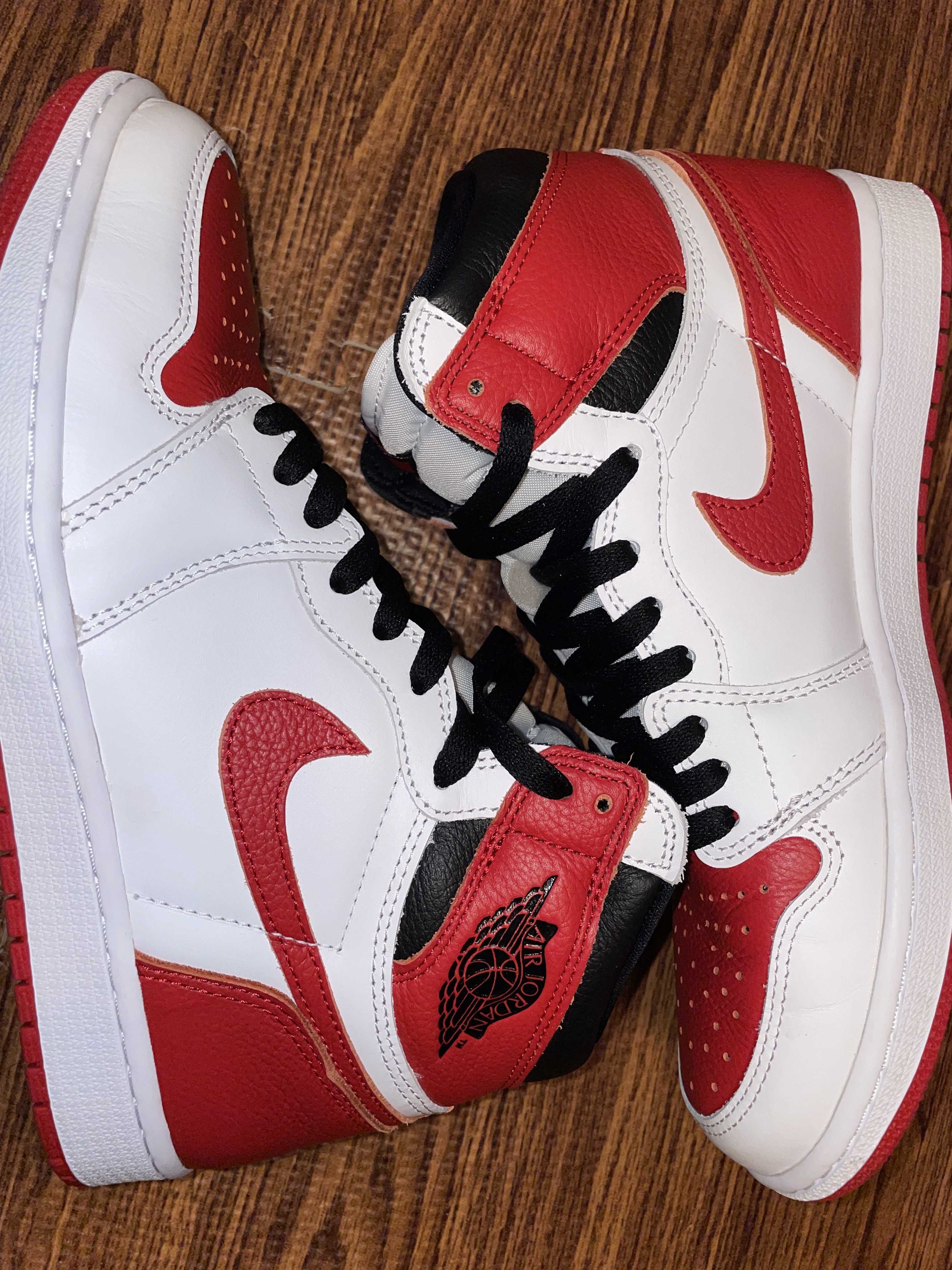 Nike Air Jordan 1 High OG "Heritage" 