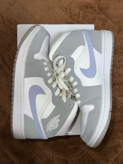Nike Women's Air Jordan 1 Mid "Wolf Grey"