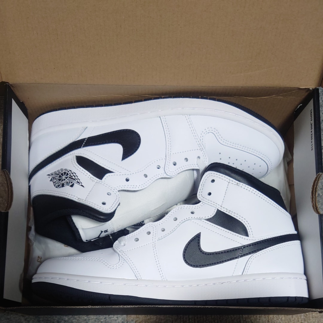 Nike Air Jordan 1 Mid "White/Black"