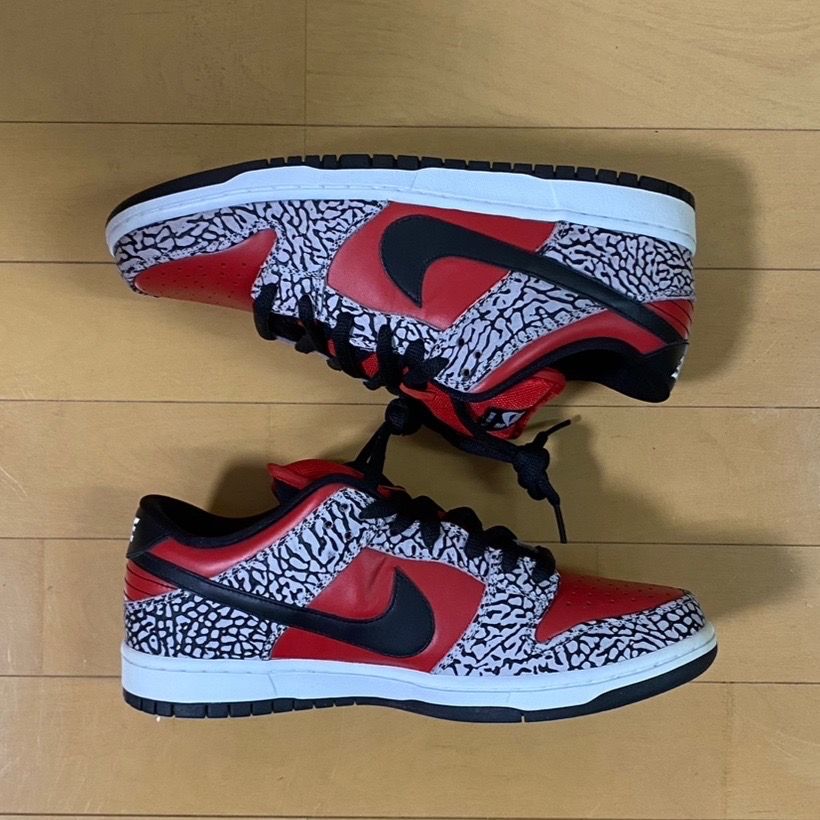 Supreme × Nike SB Dunk Low "Red Cement"(2012)