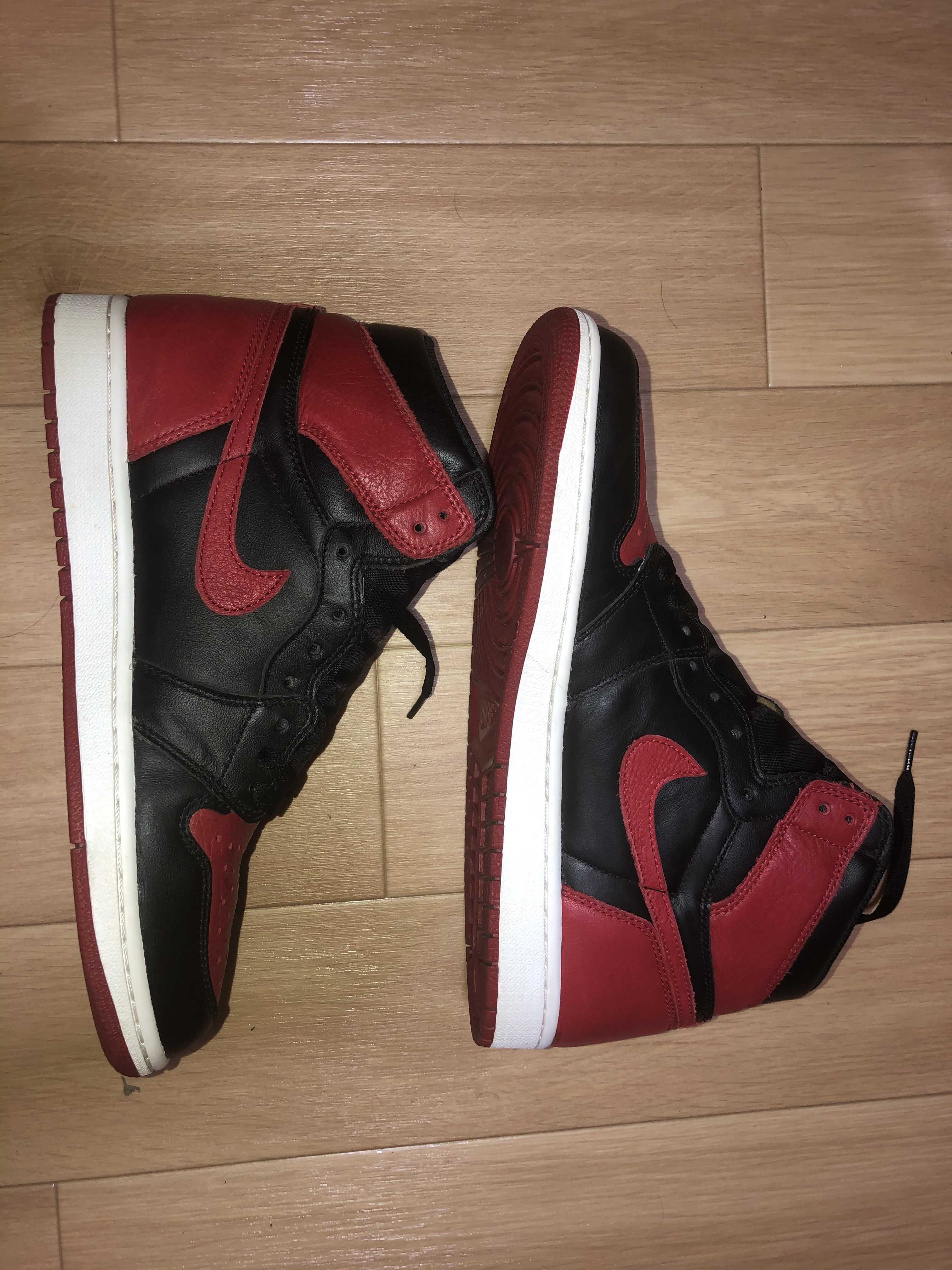 Nike Air Jordan 1 Retro High OG "Bred/Banned" (2016)