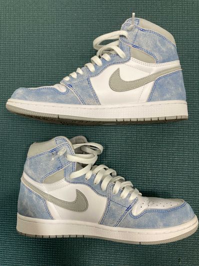 Nike Air Jordan 1 High OG "Hyper Royal"