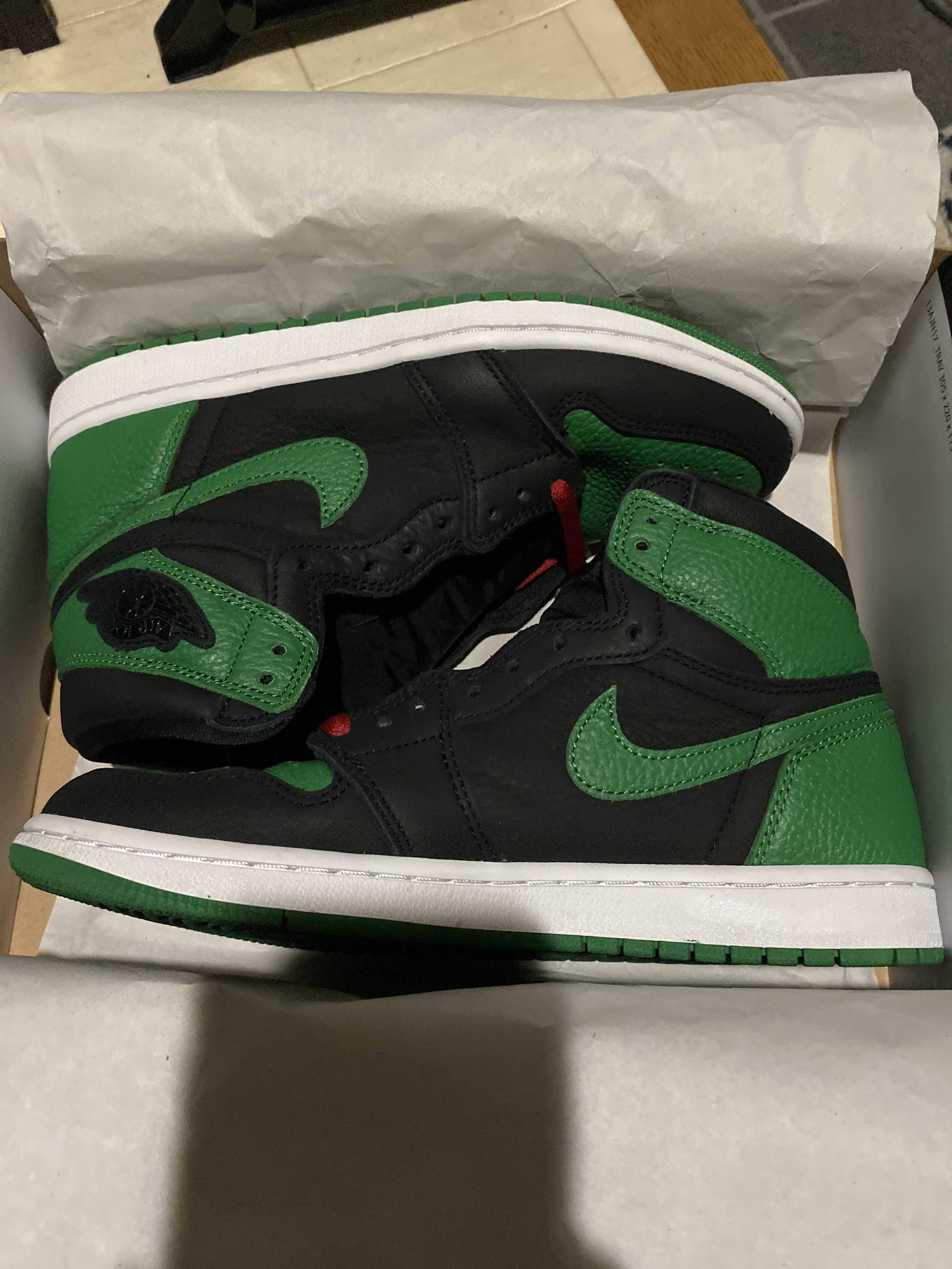Nike Air Jordan 1 Retro High OG "Black/Pine Green" (2020)      