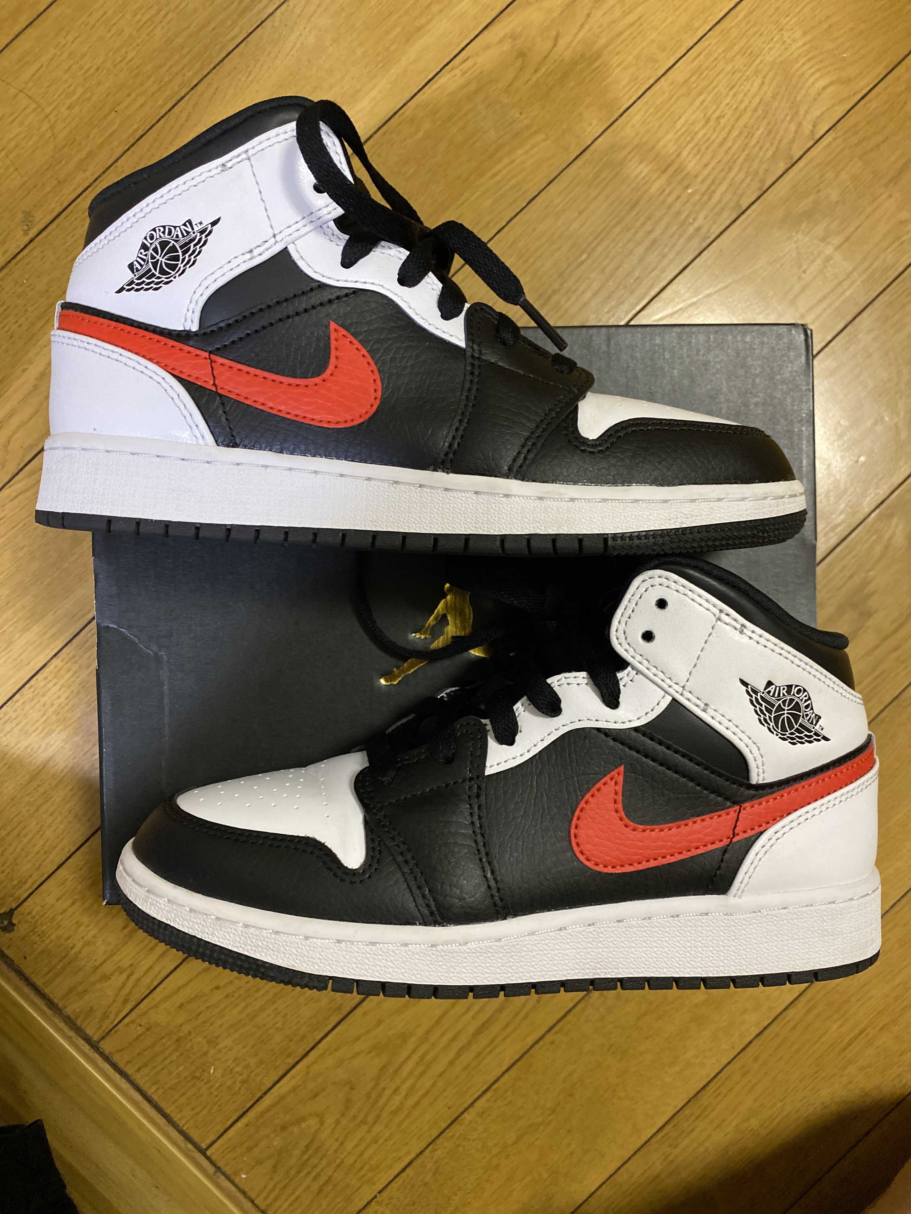 NIKE AIR JORDAN 1 MID GS "BLACK/CHILE RED/WHITE"