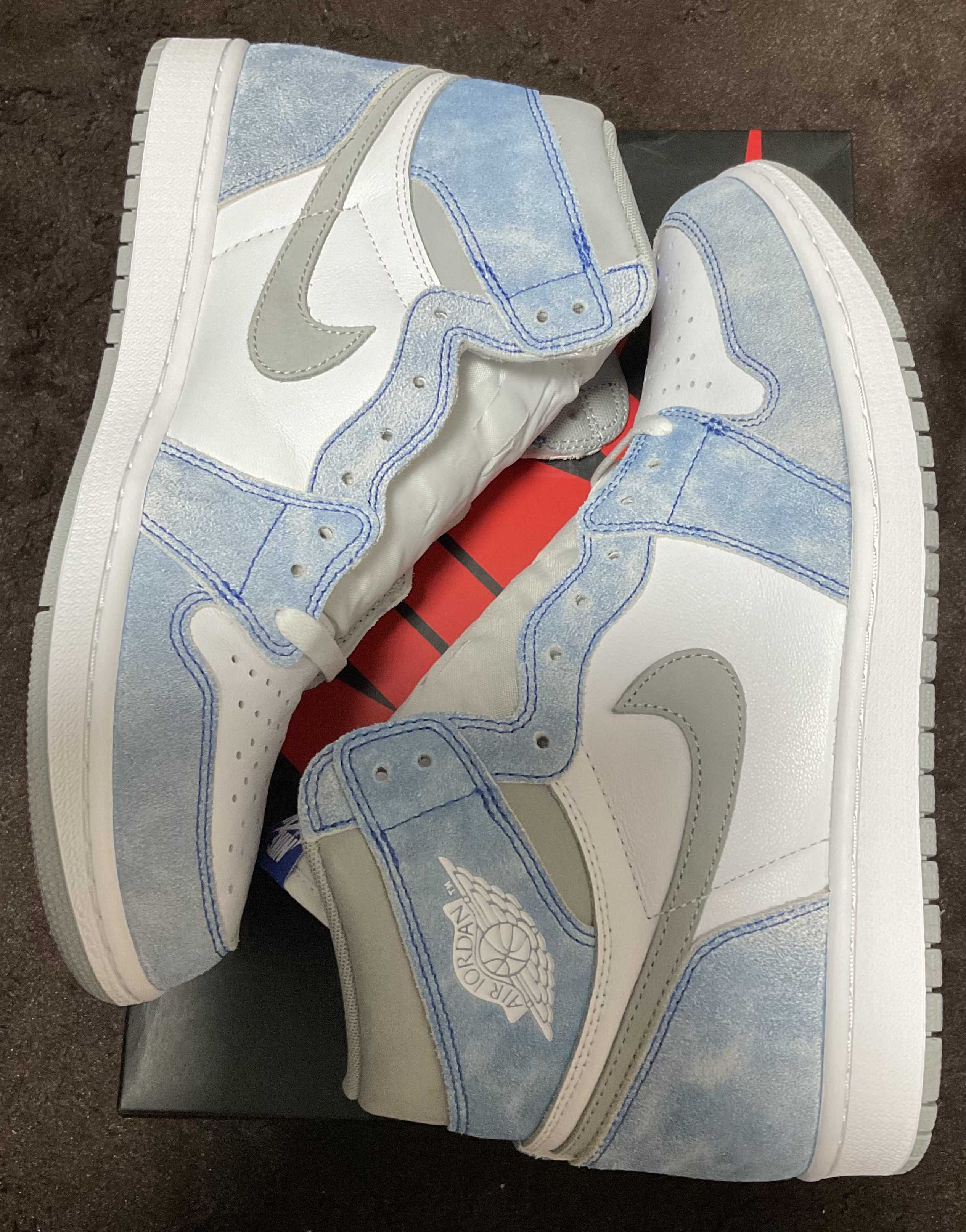 Nike Air Jordan 1 High OG "Hyper Royal"