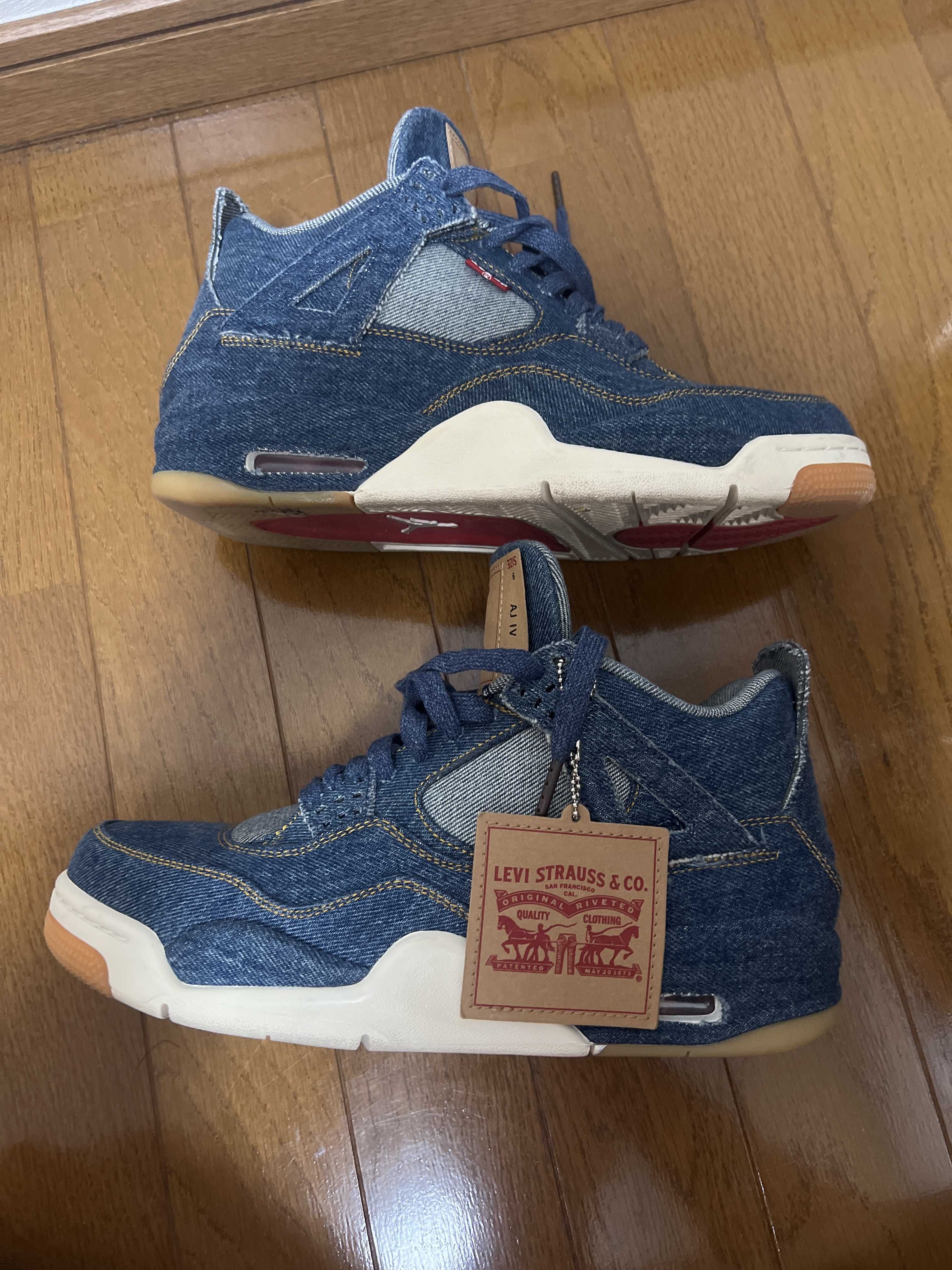 Nike × Levi's Air Jordan 4 "Denim"(タグ:LEVIS®)