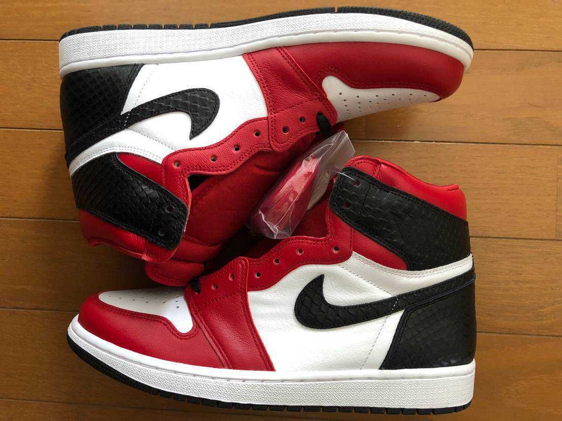 Nike Women's Air Jordan 1 High OG "Satin Red"