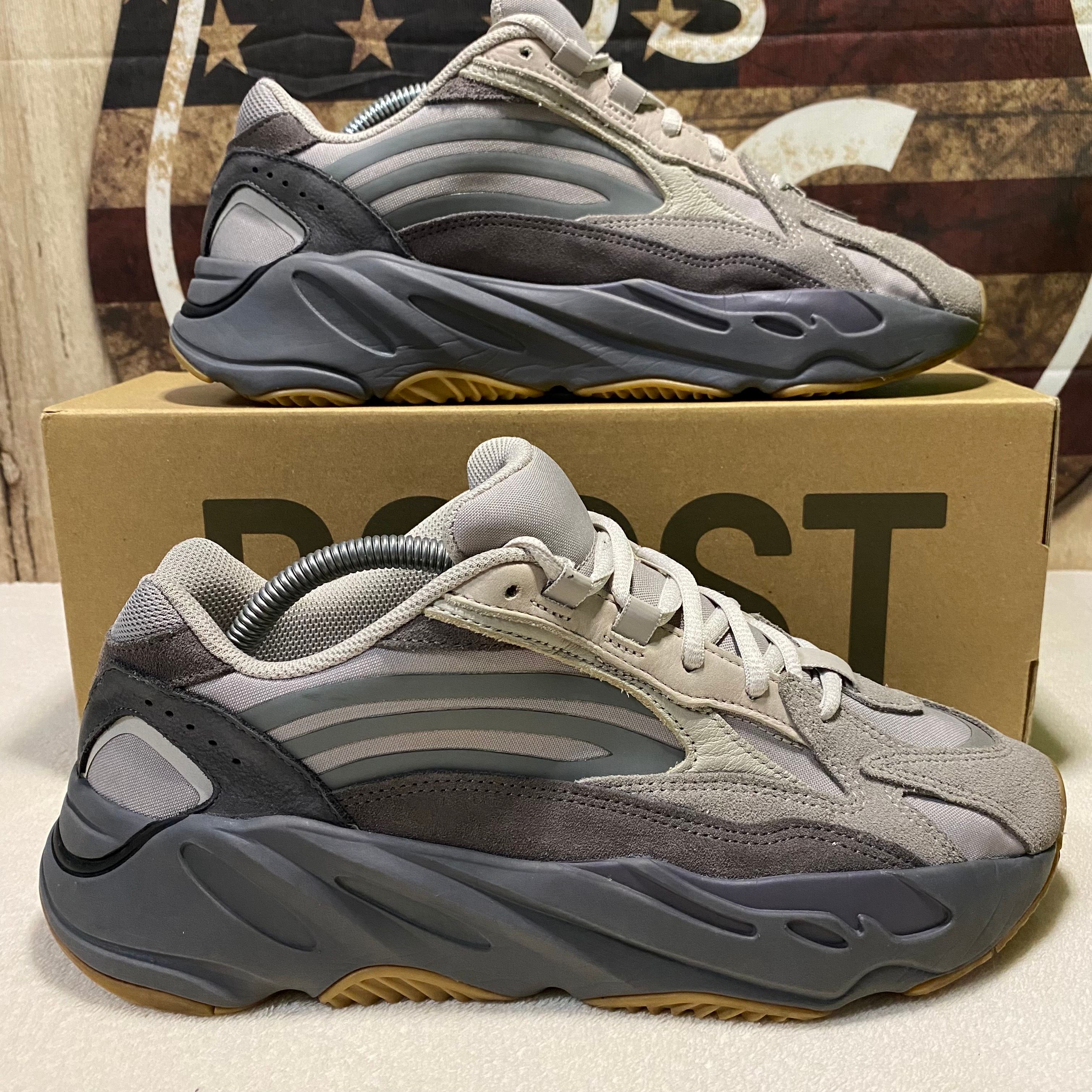 adidas YEEZY Boost 700 V2 "Tephra"