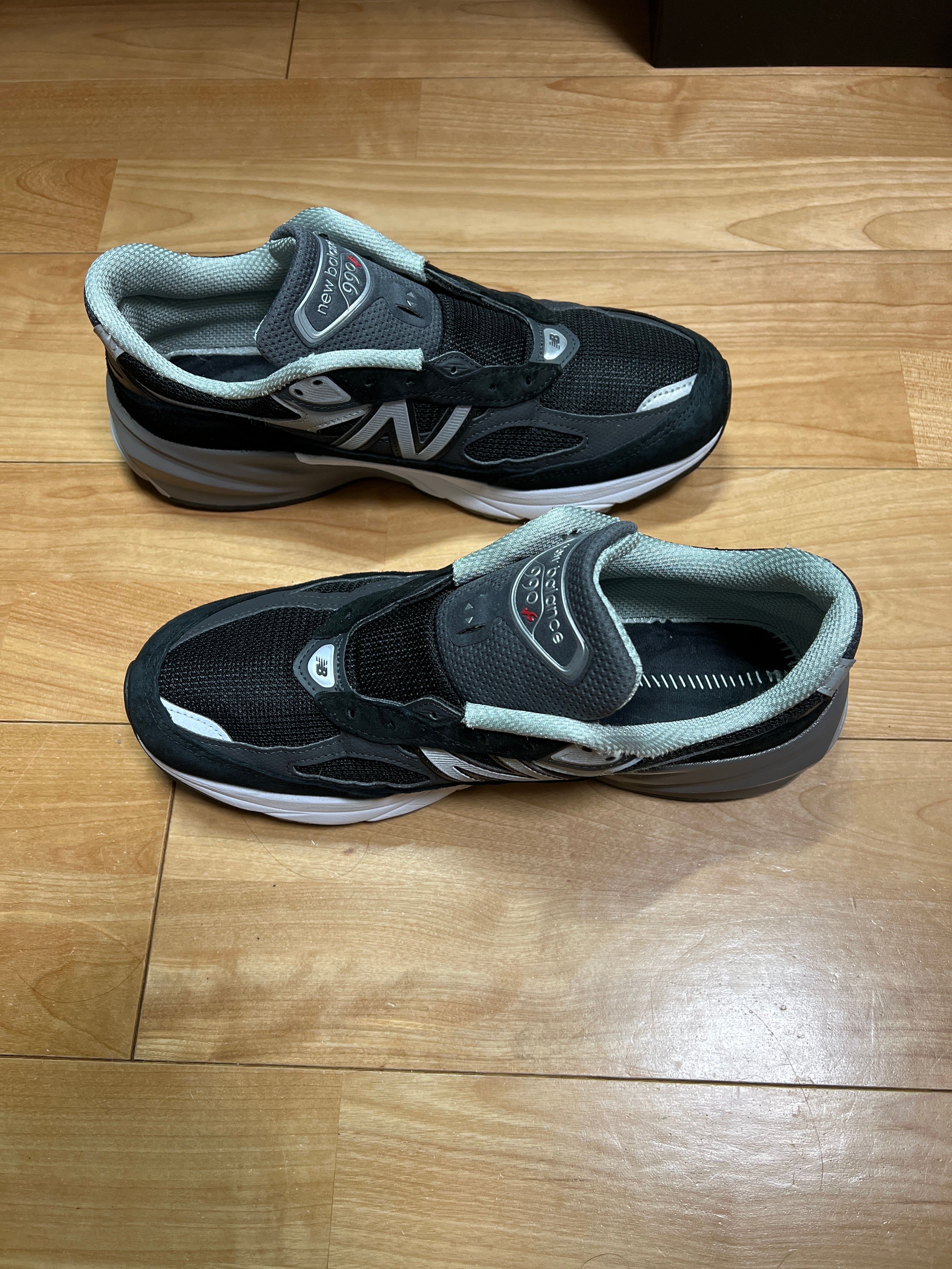 New Balance 990V6 "Black" (Heel NB Logo)