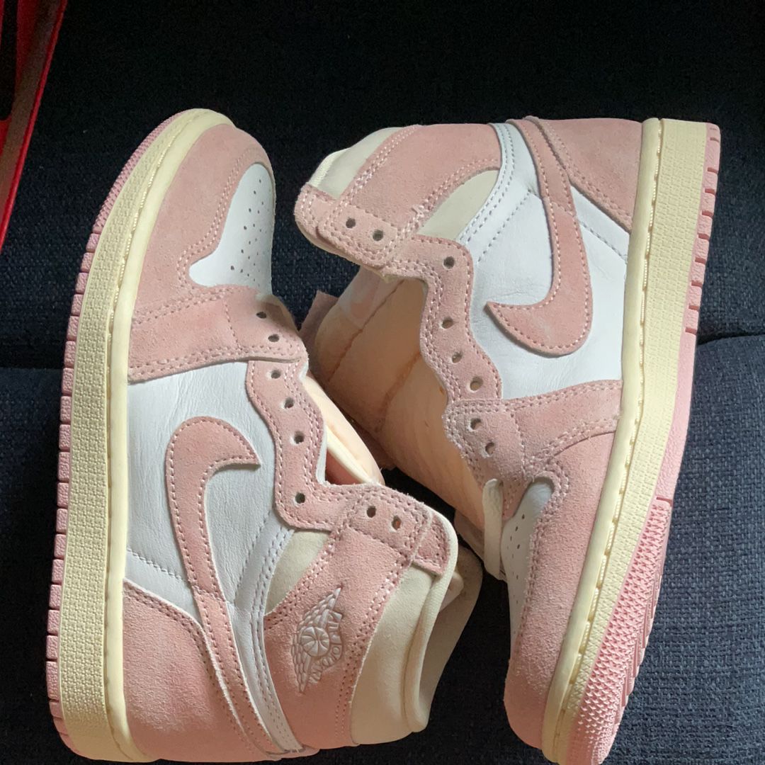 Nike Women's Air Jordan 1 Retro High OG "Washed Pink"
