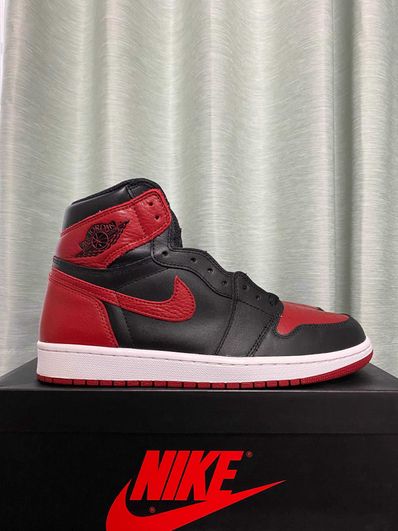 Nike Air Jordan 1 Retro High OG "Bred/Banned" (2016)