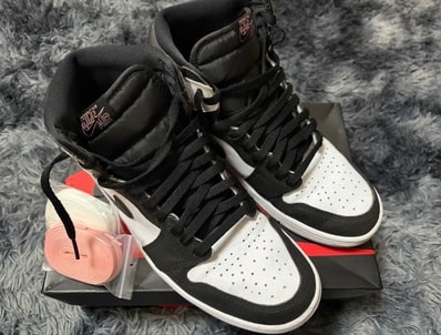 Nike Air Jordan 1 High OG "Bleached Coral"