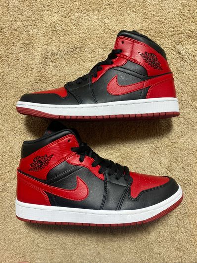 Nike Air Jordan 1 Mid "Bred"