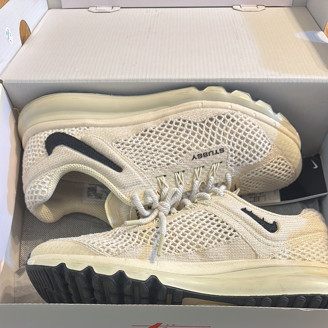 Stussy × Nike Air Max 2013 "Fossil"