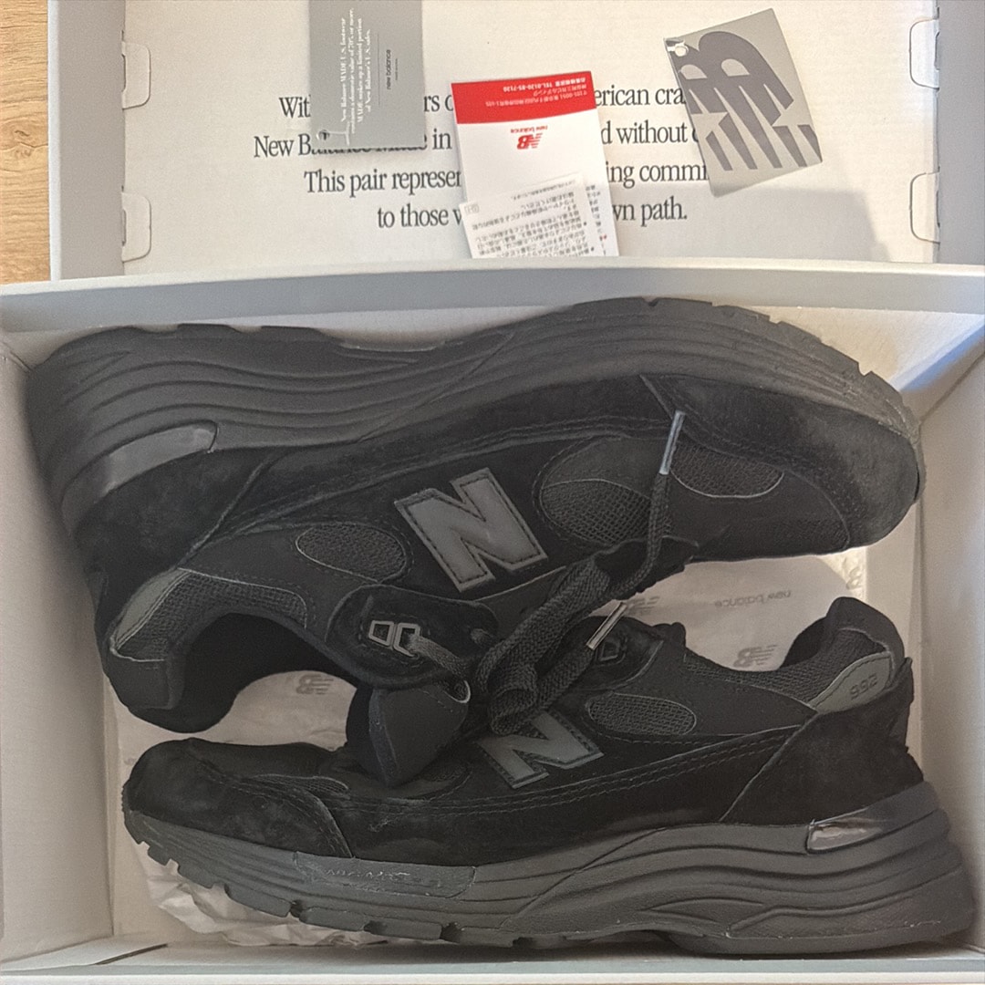 New Balance 992 "Triple Black" (2025)