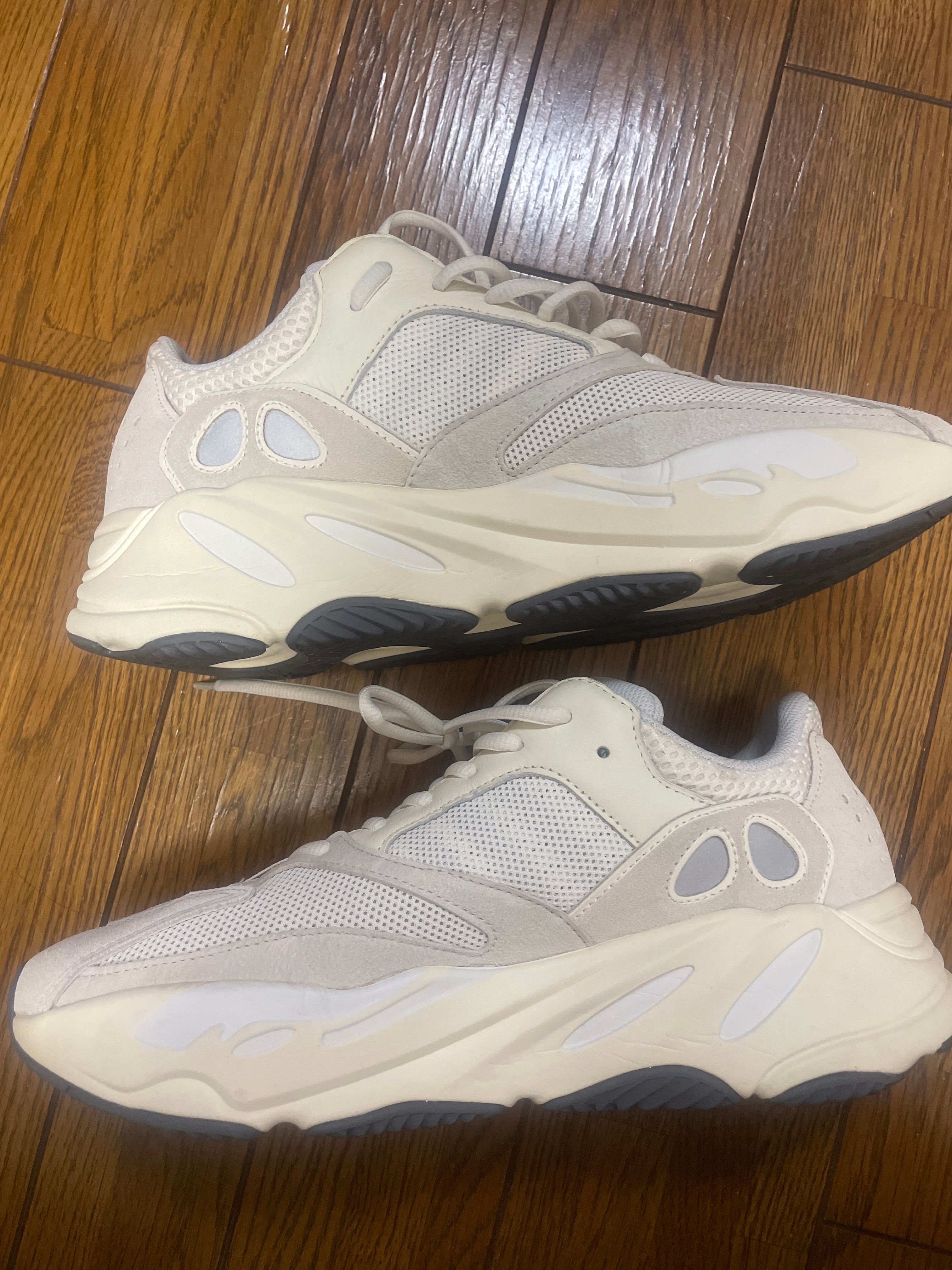 adidas YEEZY Boost 700 "Analog"
