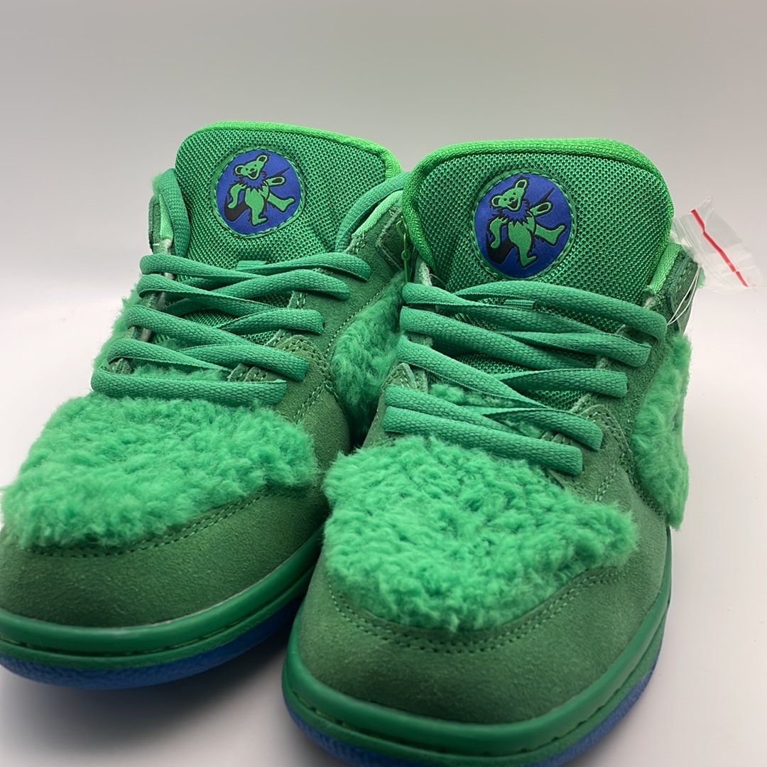 Grateful Dead × Nike SB Dunk Low "Green Bear"