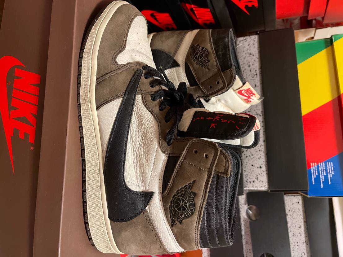 Travis Scott × Nike Air Jordan 1 Retro High OG TS SP "Sail/Dark Mocha"