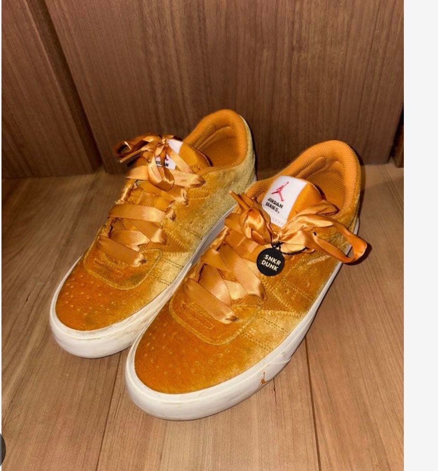 Nike Women's Air Jordan Series .05 SE Low "Gold Velvet"