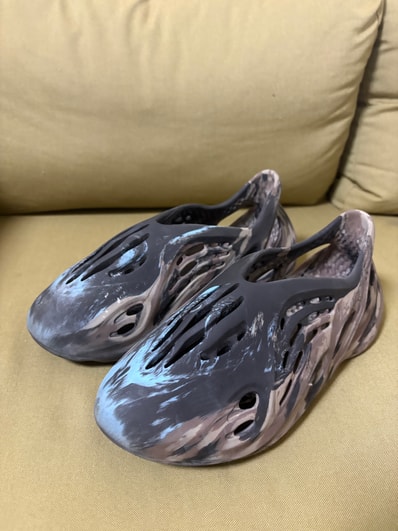 adidas YEEZY Foam Runner "MX Cinder"