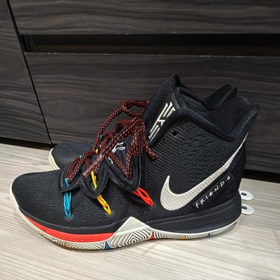 Nike Kyrie 5 Freinds