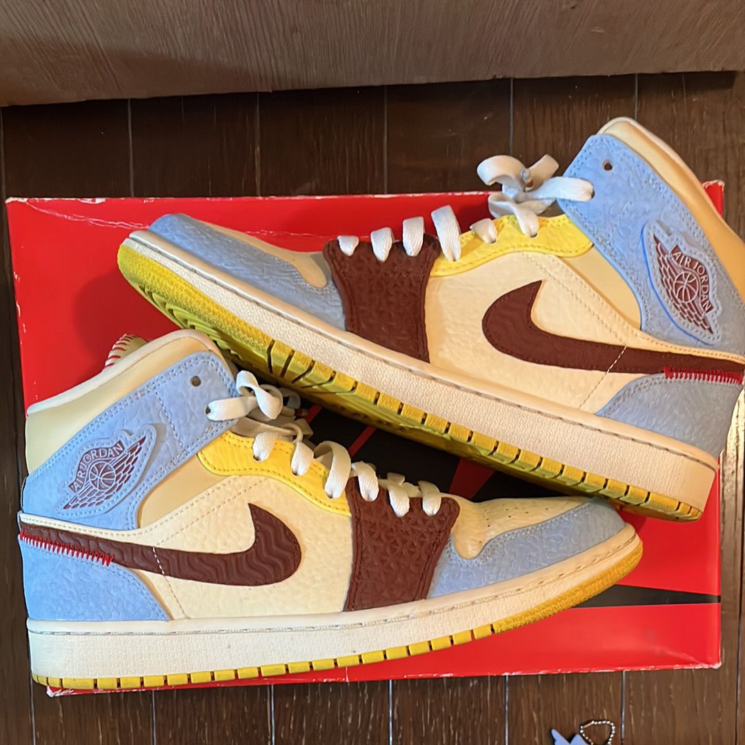 Maison Chateau Rouge × Nike Air Jordan 1 Mid SE 