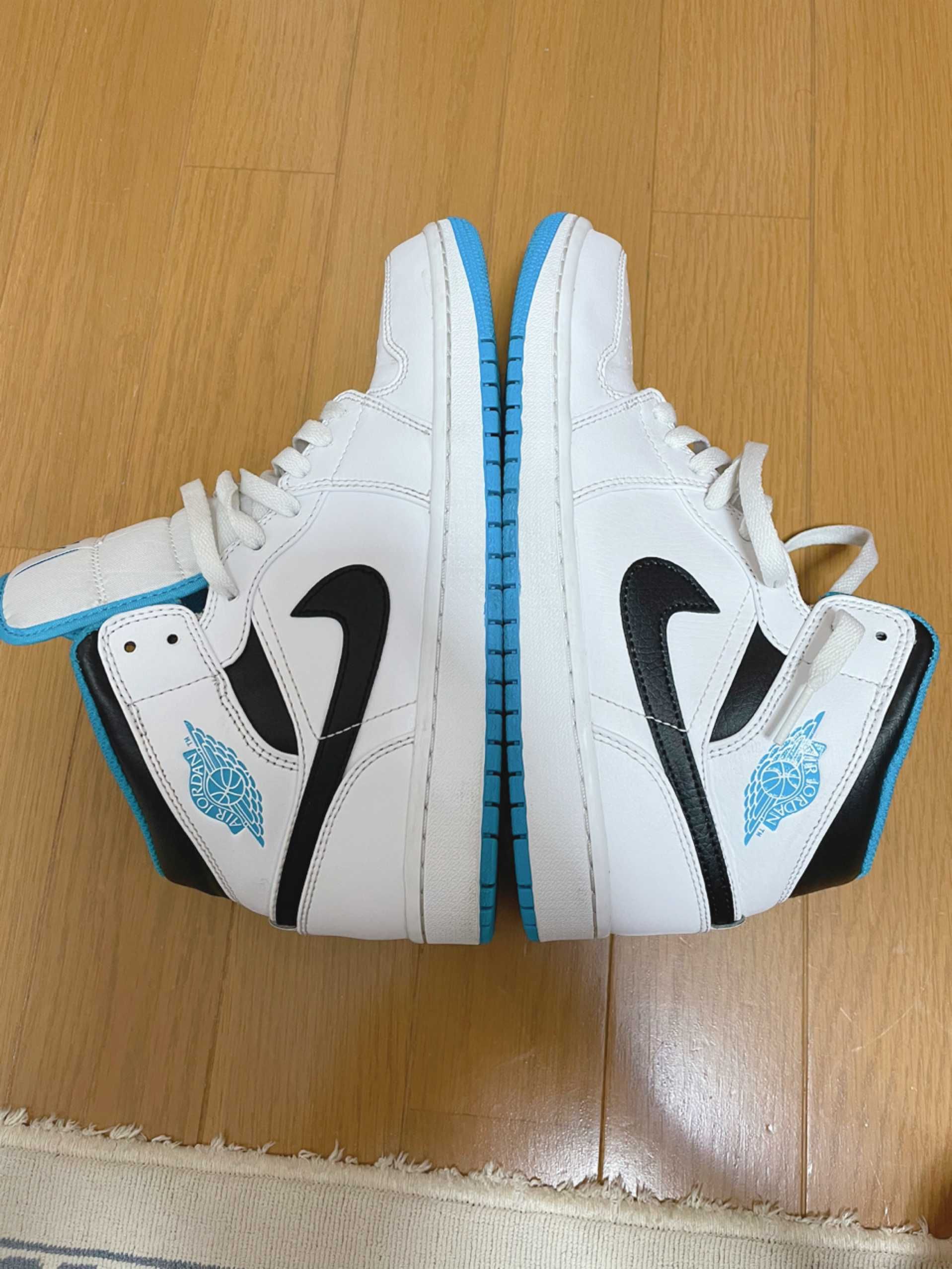 Nike Air Jordan 1 Mid "White/Laser blue"