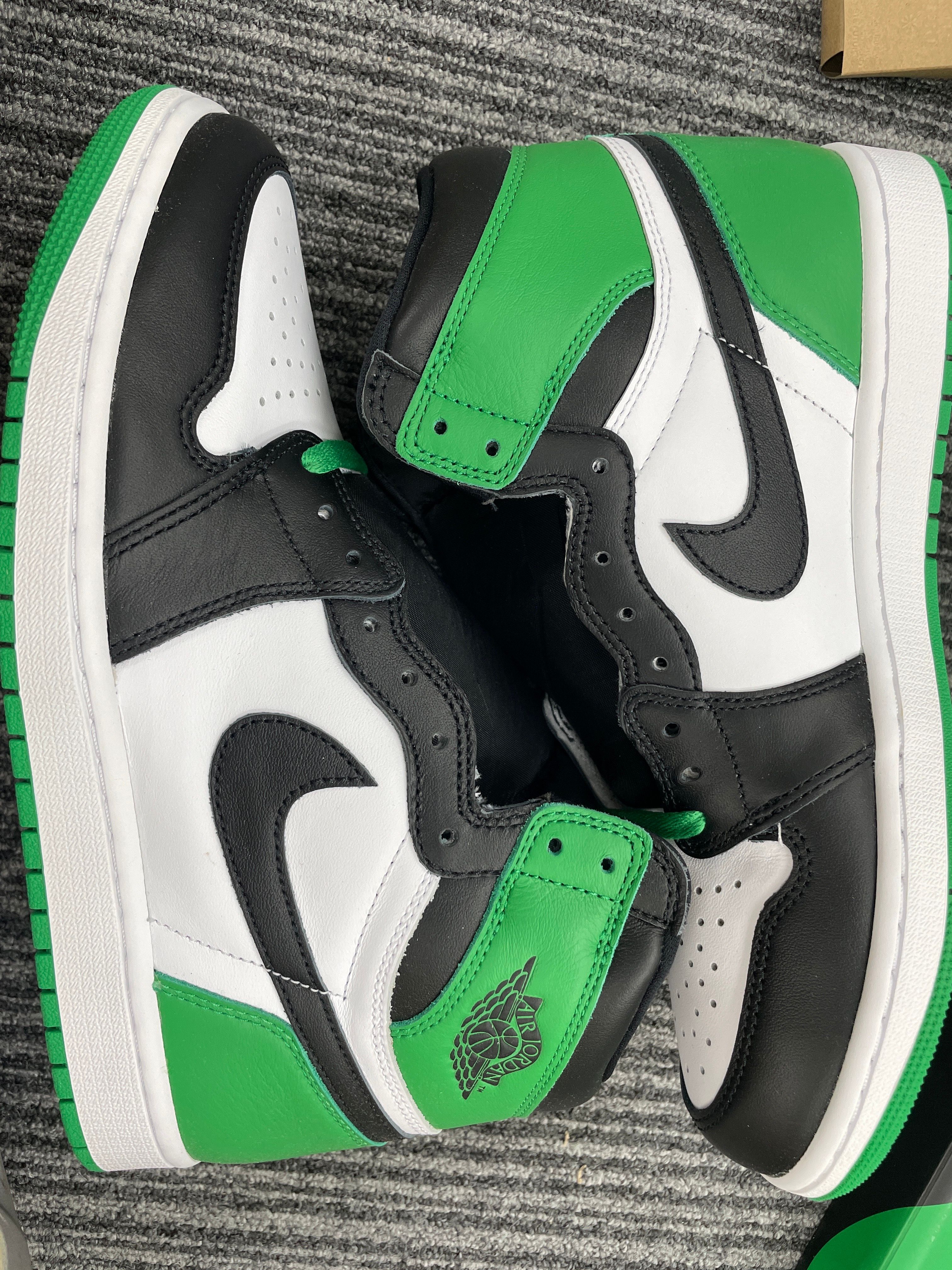 Nike Air Jordan 1 Retro High OG "Celtics/Black and Lucky Green" (2023)