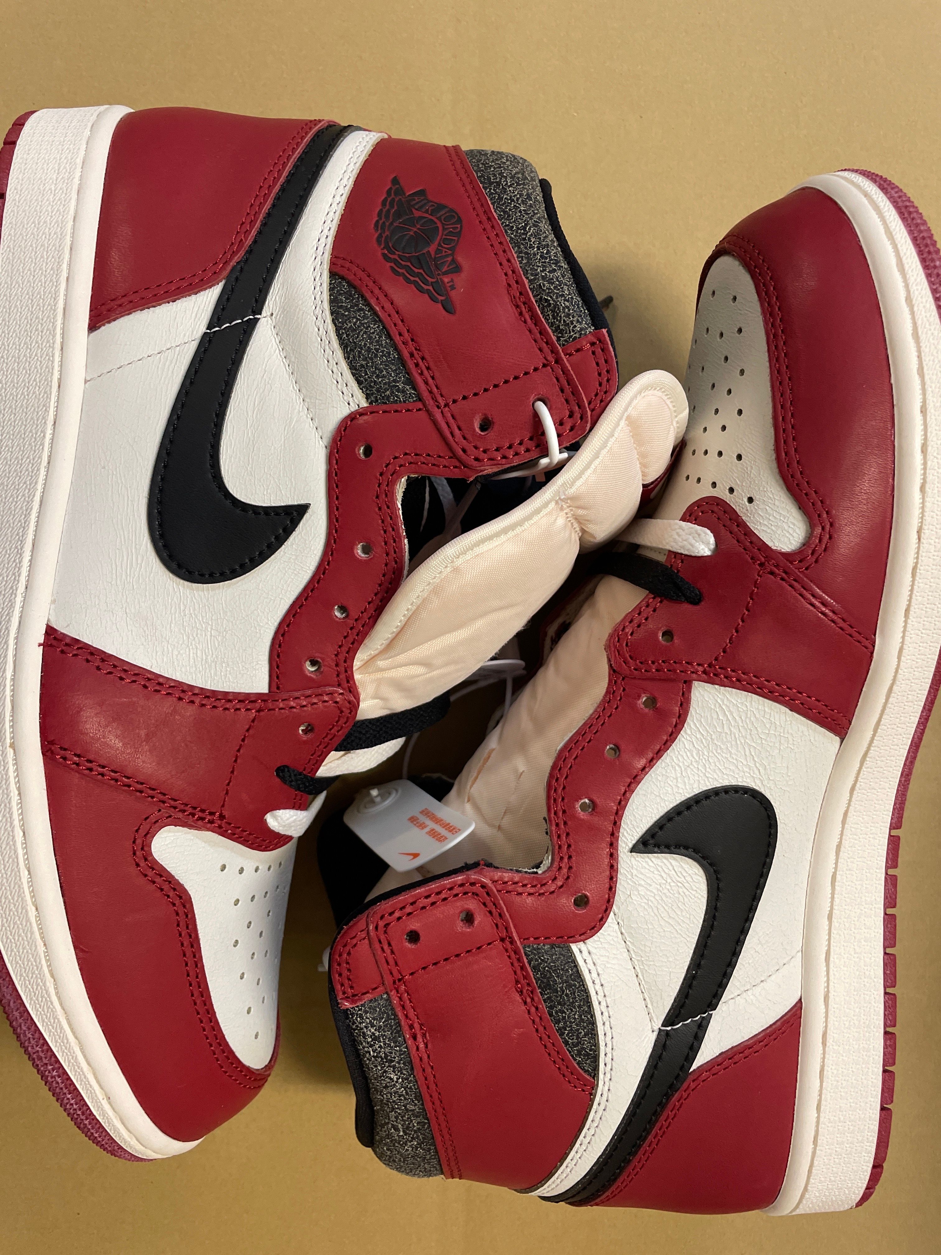 Nike Air Jordan 1 High OG "Lost & Found/Chicago"