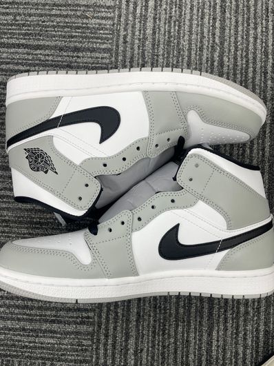Nike Air Jordan 1 Mid "Light Smoke Grey/White/Black"