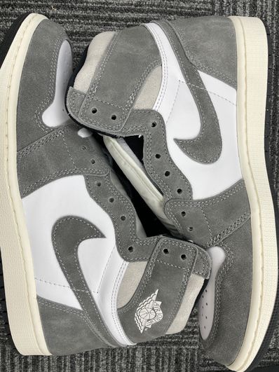 Nike Air Jordan 1 Retro High OG "Black and Smoke Grey"