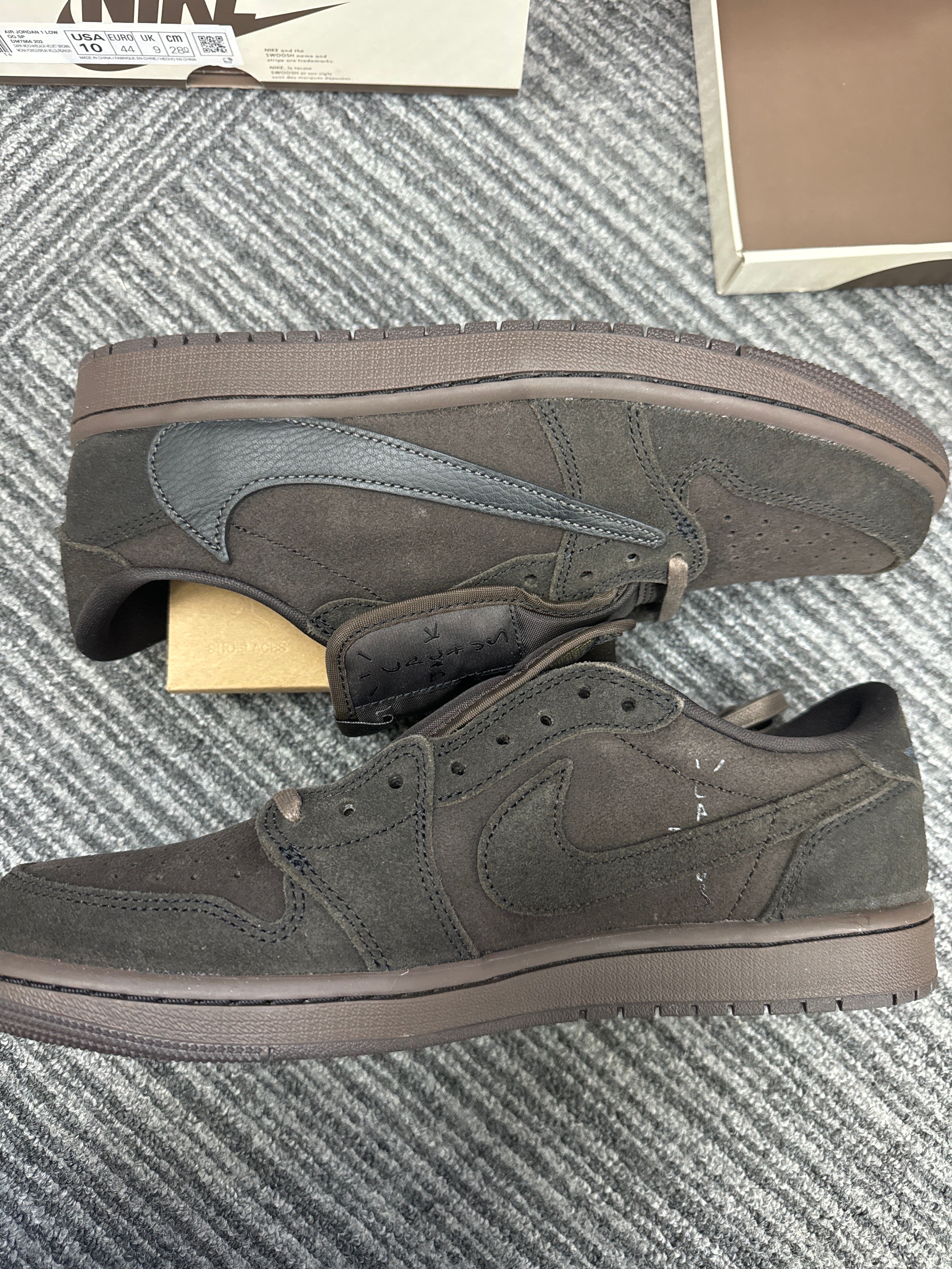 Travis Scott × Nike Air Jordan 1 Low OG SP "Velvet Brown and Dark Mocha"