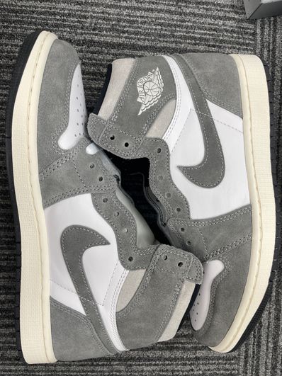 Nike Air Jordan 1 Retro High OG "Black and Smoke Grey"