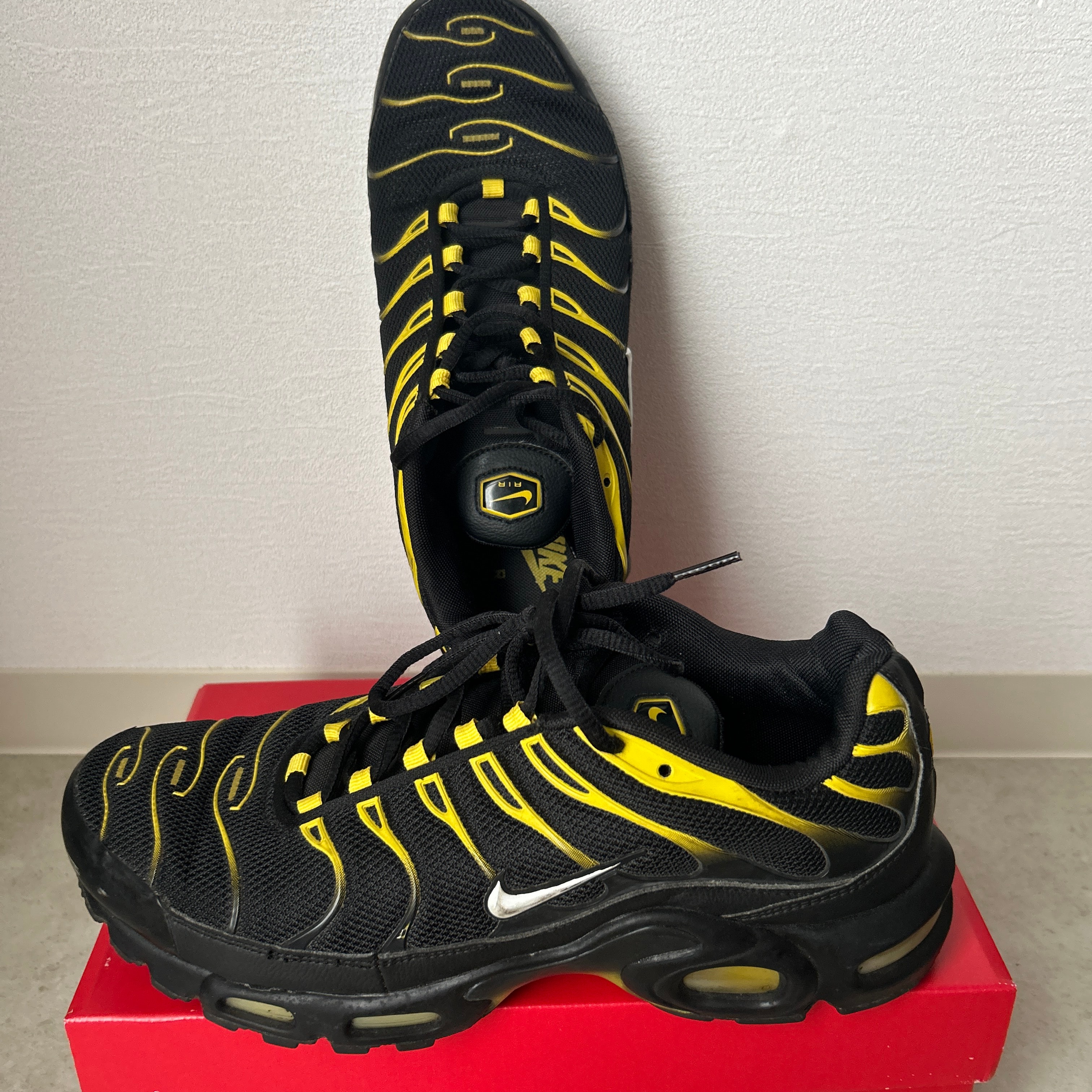 Nike Air Max Plus "Black White-Vivid Sulfur"