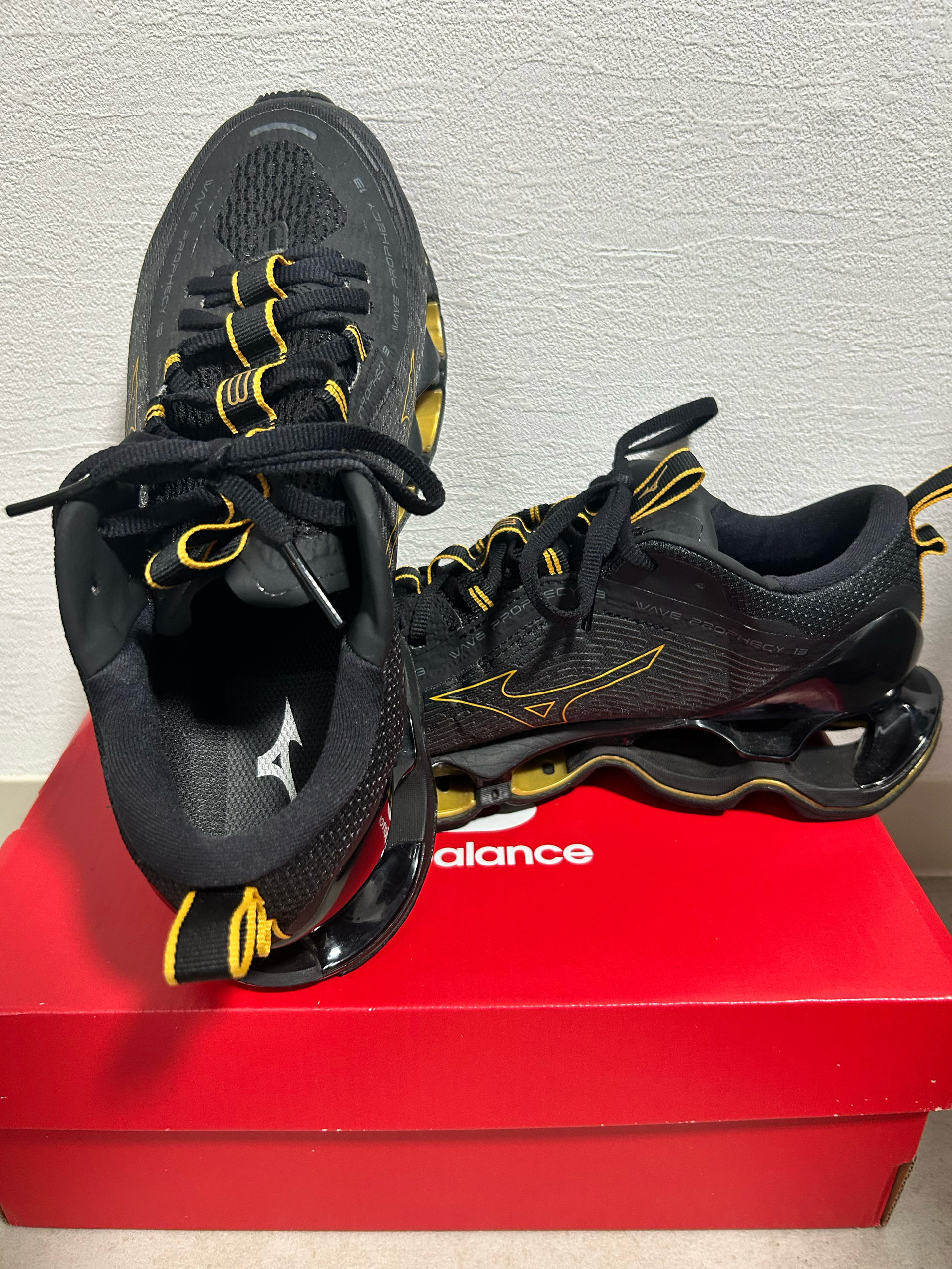 Mizuno Wave Prophecy 14 "Black/Gold"