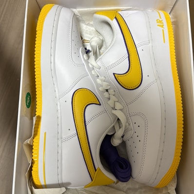 Kobe Bryant × Nike Air Force 1 Low Retro QS "Varsity Maize and Varsity Purple"