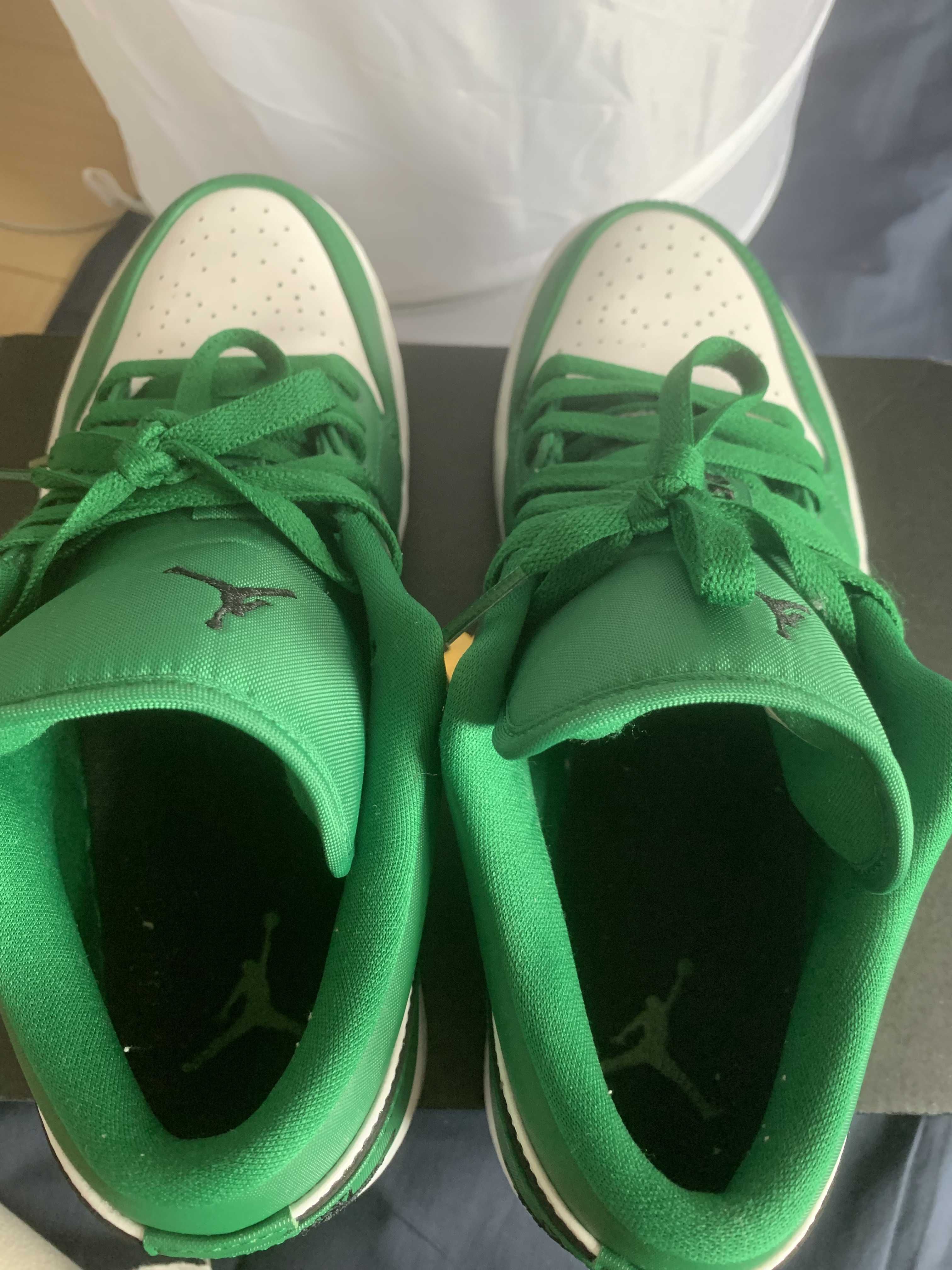 NIKE AIR JORDAN 1 LOW "PINE GREEN/WHITE"