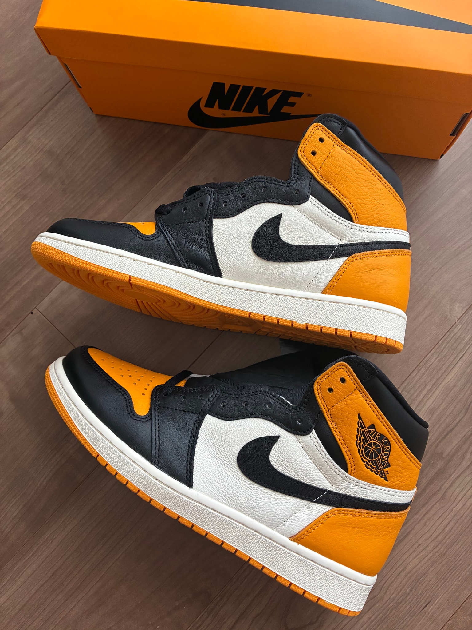 Nike Air Jordan 1 Retro High OG "Taxi"