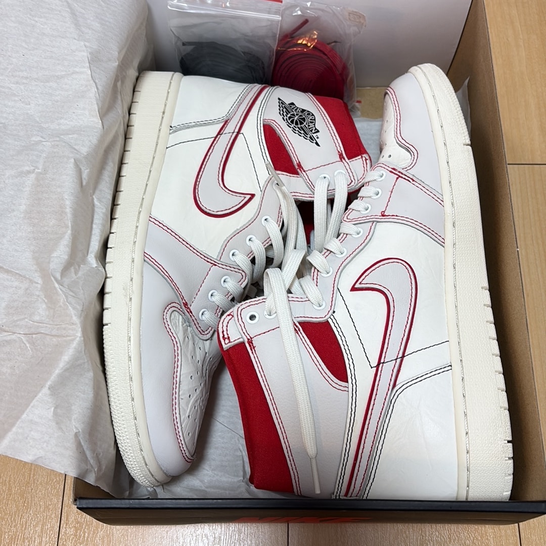 Nike Air Jordan 1 Retro High OG "Sail/University Red"