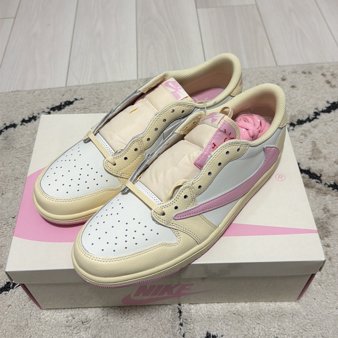 Travis Scott × Nike Air Jordan 1 Retro Low OG "Muslin/Shy Pink"