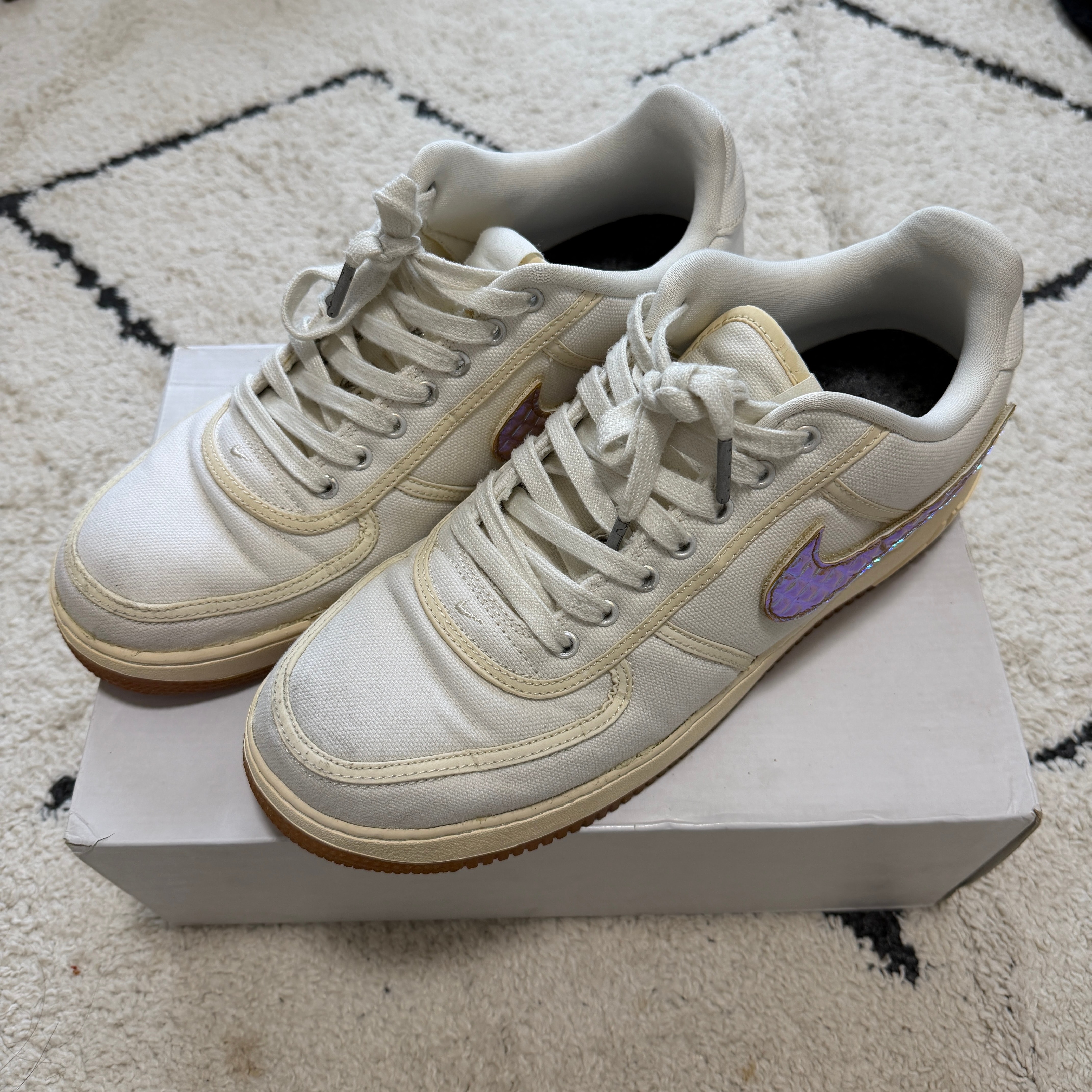 トラヴィススコット × ナイキ エアフォース1 ロー "セイル"