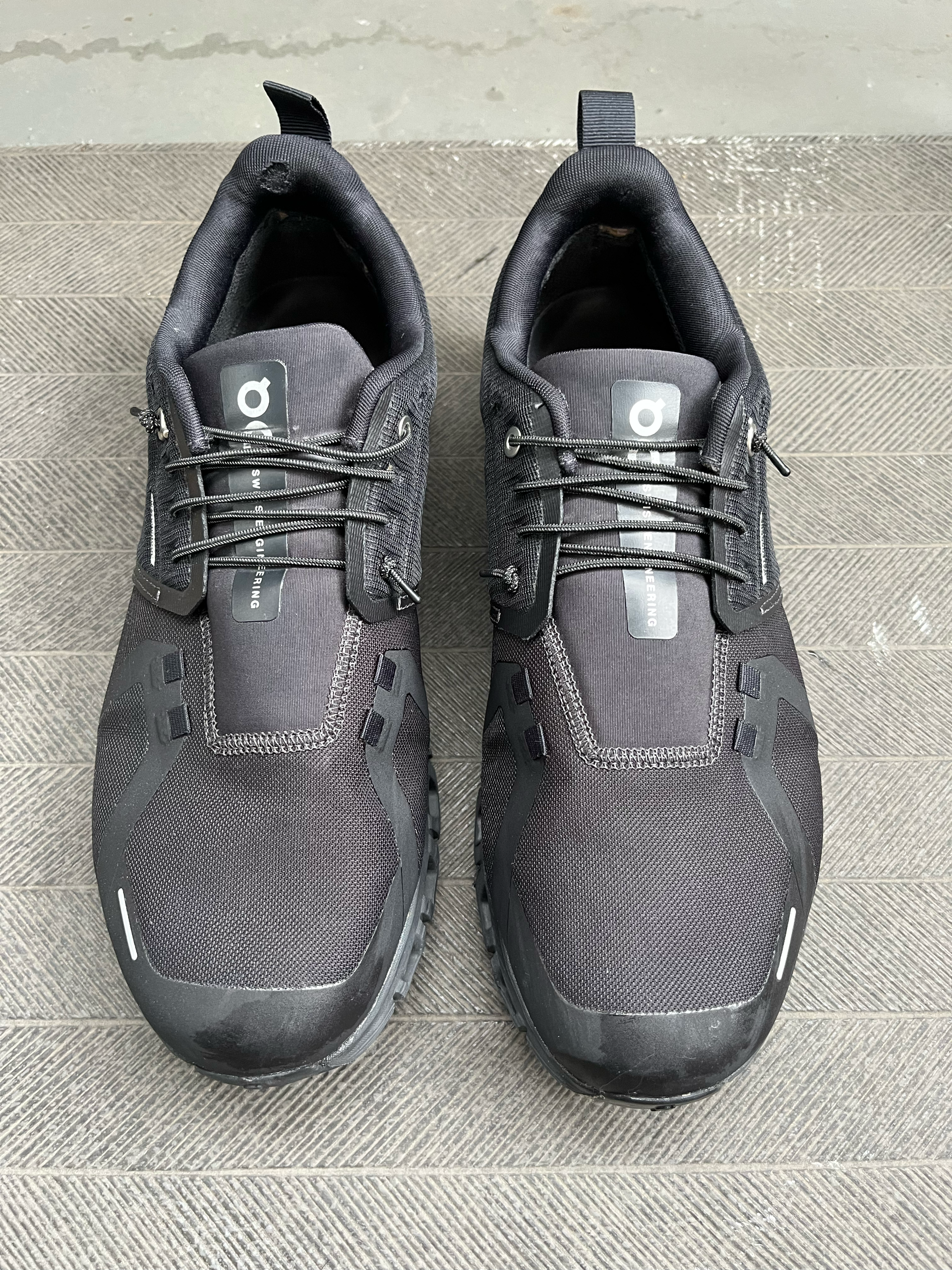 On Cloud 6 Waterproof "Black/Black"