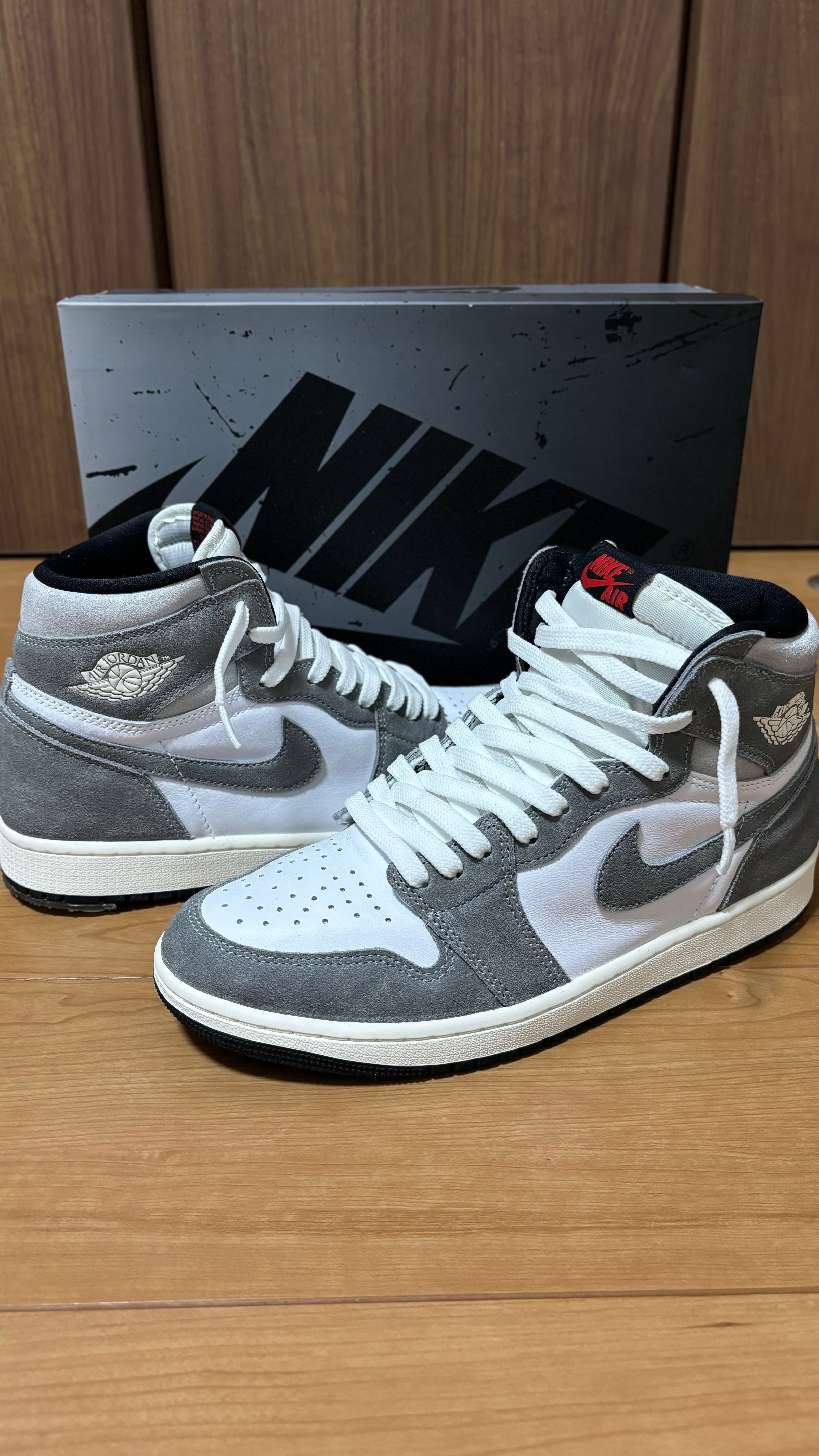Nike Air Jordan 1 Retro High OG "Black and Smoke Grey"