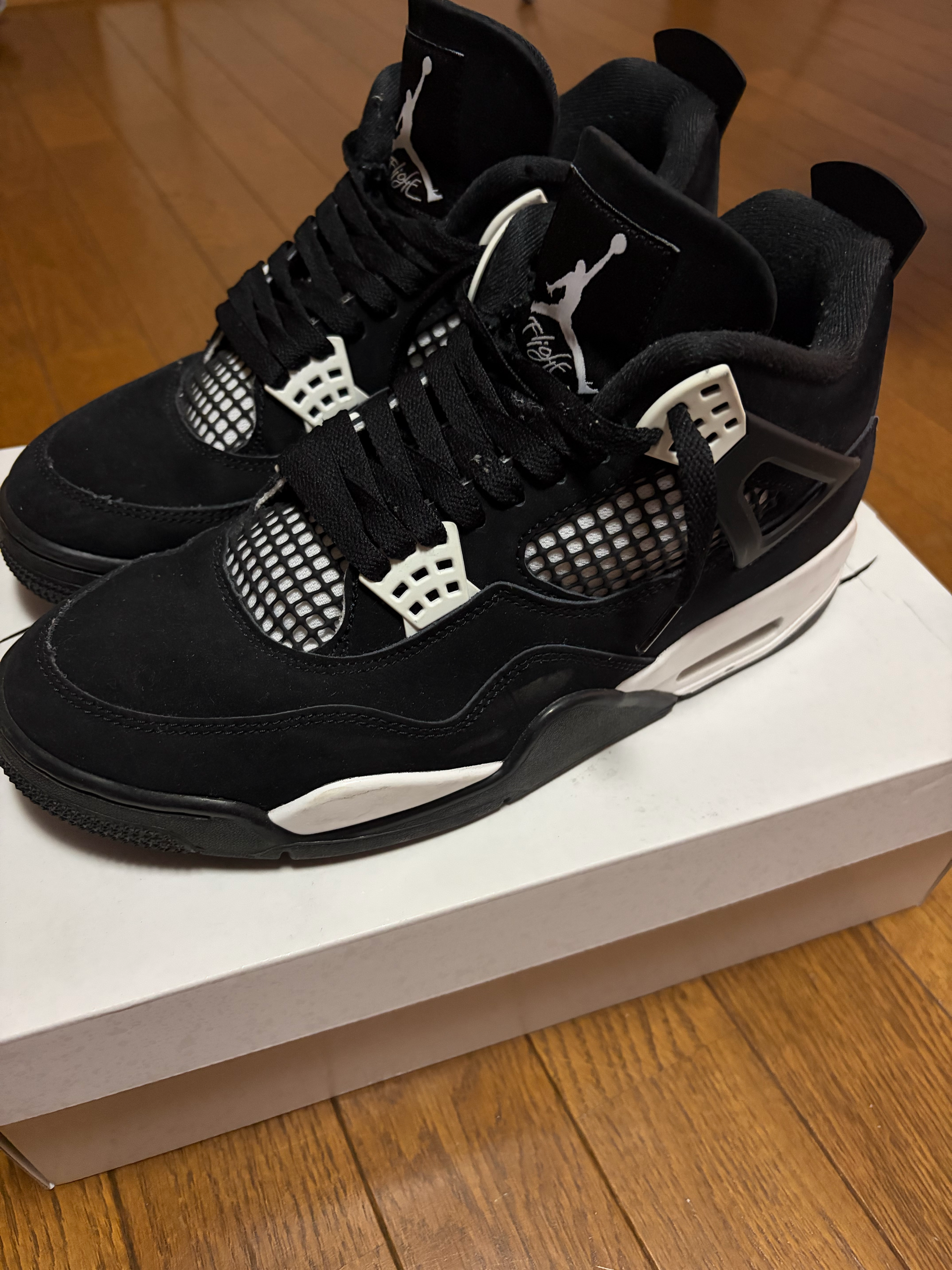 Nike Air Jordan 4 Retro "White Thunder"