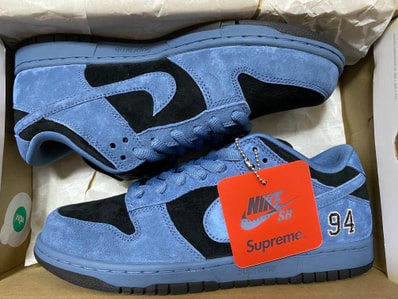 Supreme × Nike SB Dunk Low "Ocean Fog" (North America Exclusive) (25FW Week2)
