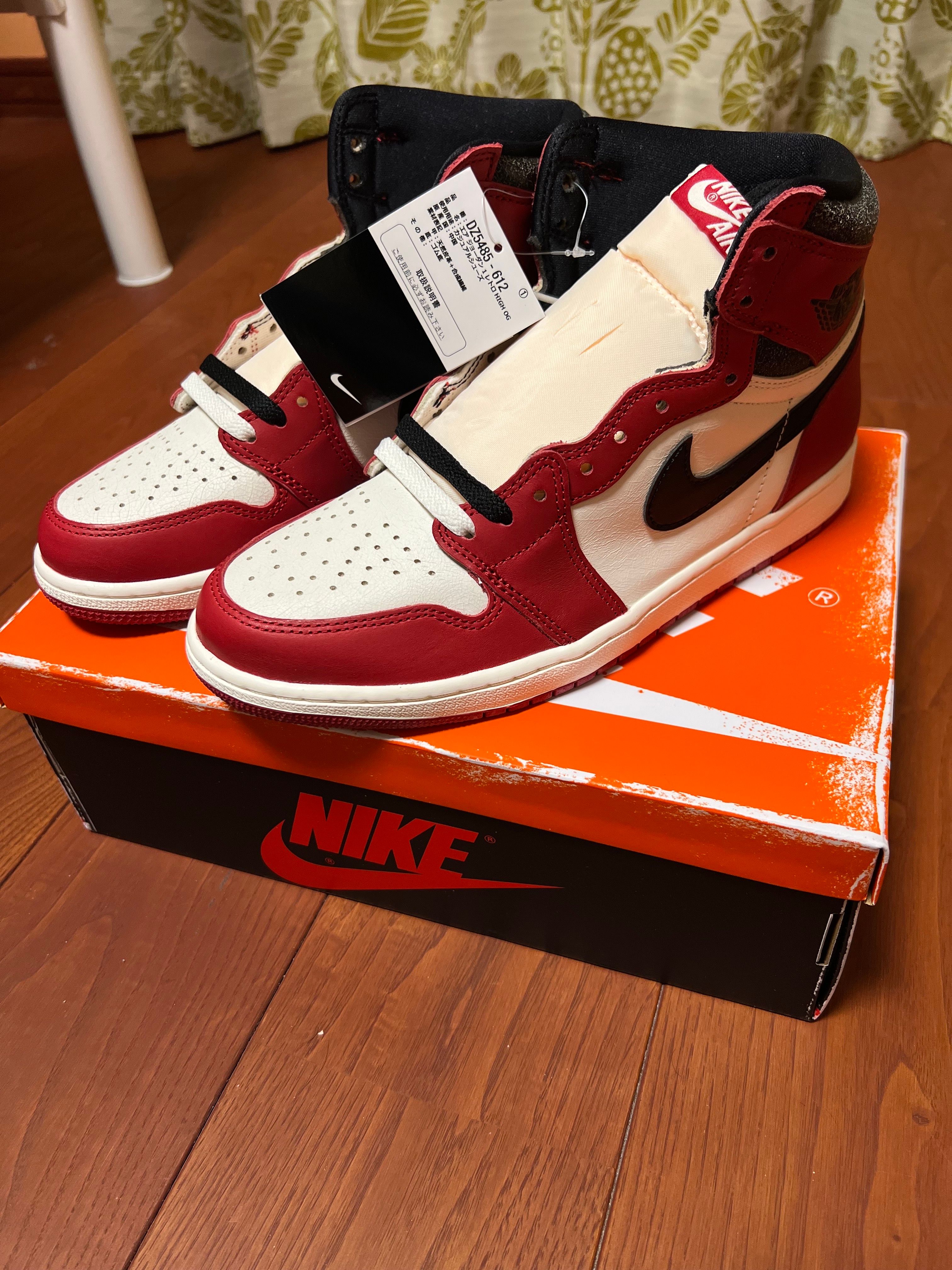 Nike Air Jordan 1 High OG "Lost & Found/Chicago"