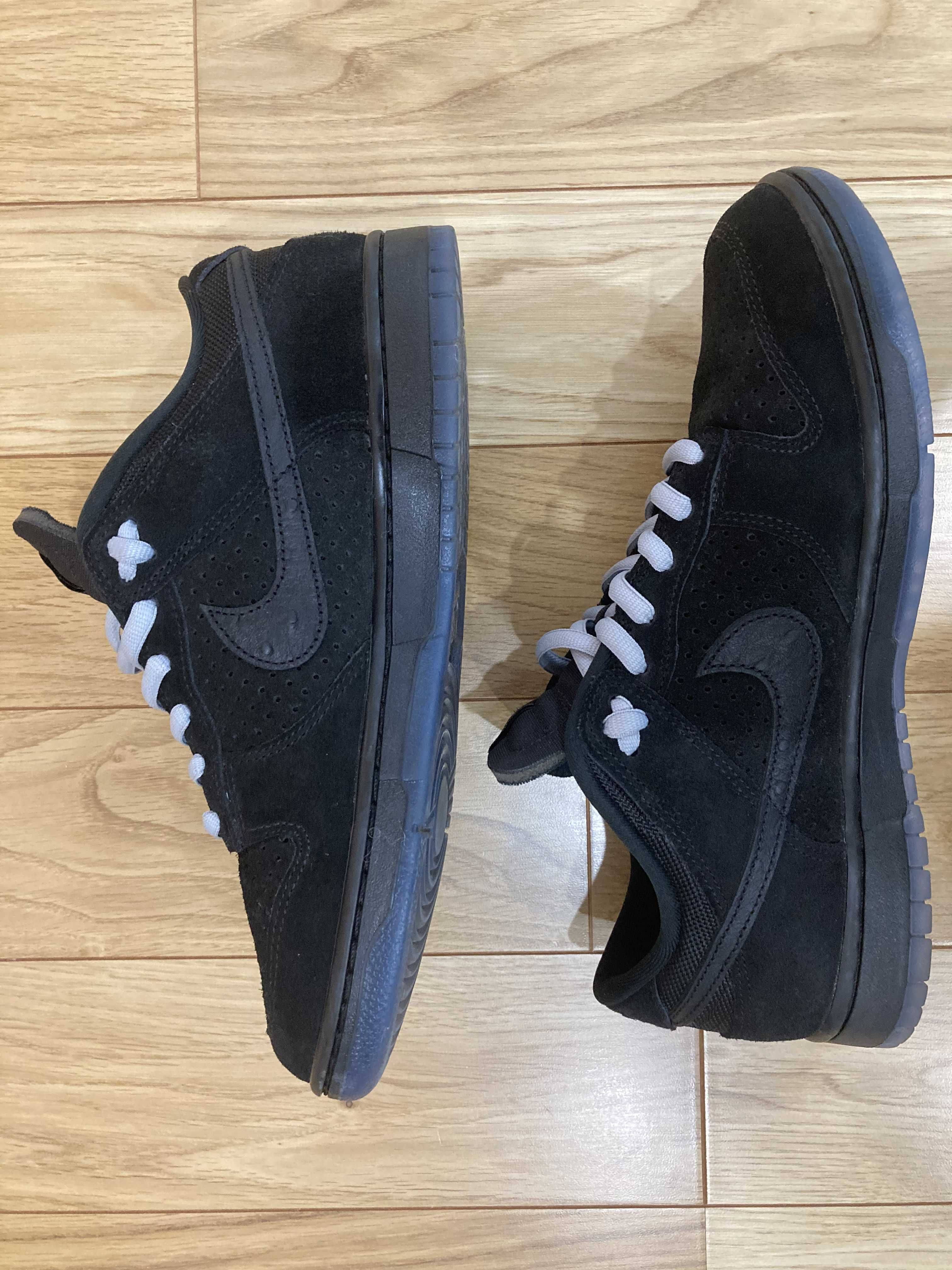 UNDEFEATED × Nike Dunk Low SP "5 ON IT"